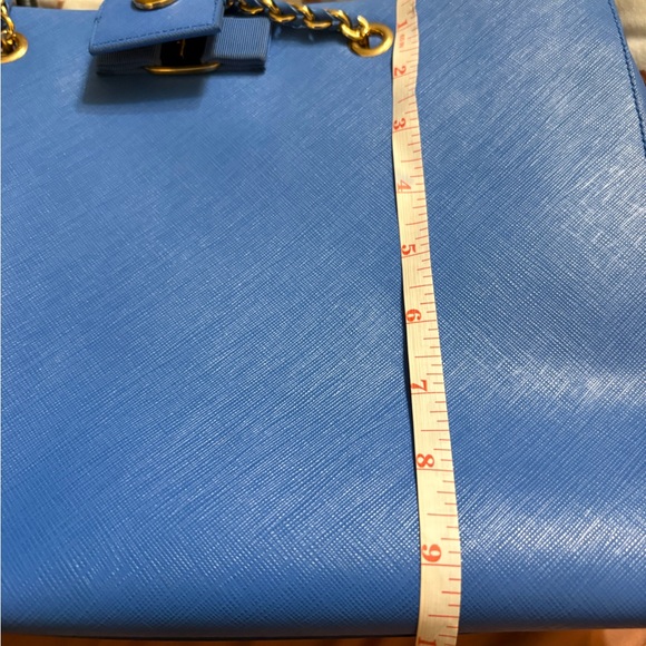 Salvatore Ferragamo Blue Leather Vara Bow Chain Shoulder Bag - Picture 10 of 14